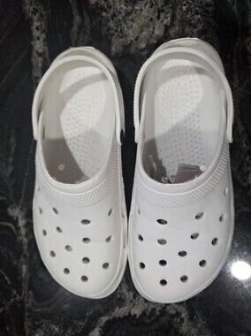 White Comfort Clog Shoes. Size 9-10
